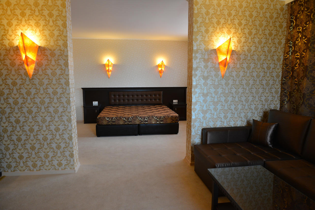 Chateau-Hotel Trendafiloff -B&B Chirpan Rum bild