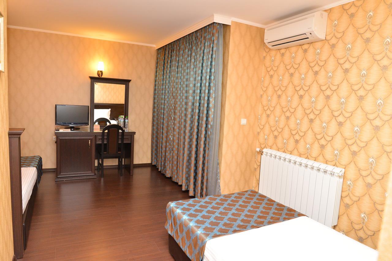 Chateau-Hotel Trendafiloff -B&B Chirpan Rum bild