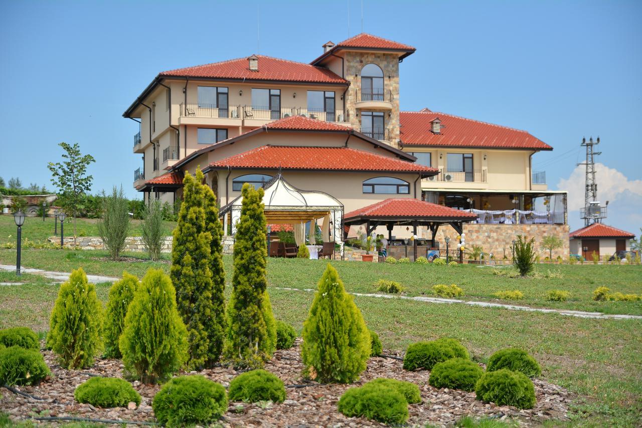 Chateau-Hotel Trendafiloff -B&B Chirpan Exteriör bild